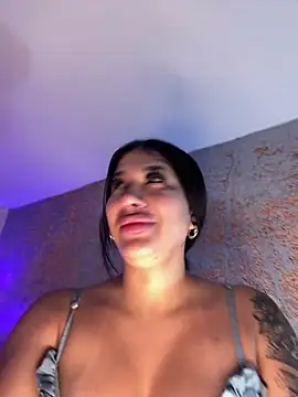 Snapshot of kiim_taaylor chatting on 02/12/25, 11:40 kiim taaylor online show from 02/12/25, 11:40