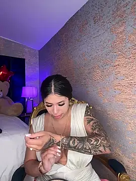 Snapshot of kiim_taaylor chatting on 02/13/25, 11:39 kiim taaylor online show from 02/13/25, 11:39