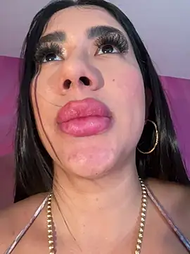 Snapshot of kiim_taaylor chatting on 03/20/25, 12:22 kiim taaylor online show from 03/20/25, 12:22