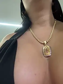 Snapshot of kiim_taaylor chatting on 03/21/25, 11:44 kiim taaylor online show from 03/21/25, 11:44