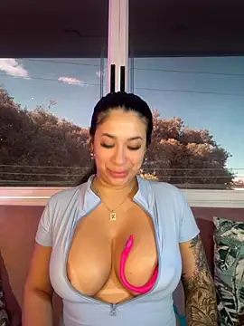 Snapshot of kiim_taaylor chatting on 09/19/25, 01:01 kiim taaylor online show from 09/19/25, 01:01