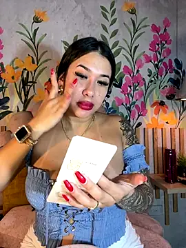 Snapshot of kiim_taaylor chatting on 09/28/25, 12:54 kiim taaylor online show from 09/28/25, 12:54