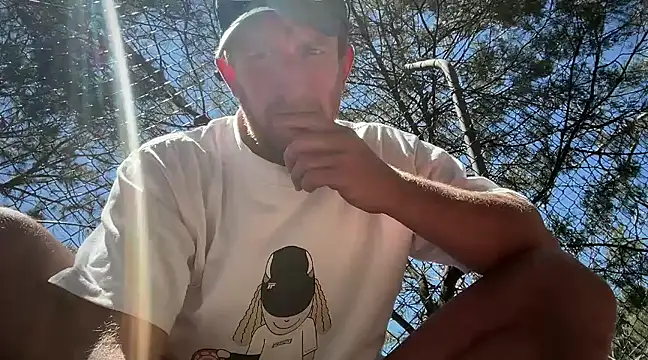 Snapshot of nakud4u chatting on 12/24/24, 03:49 nakud4u online show from 12/24/24, 03:49