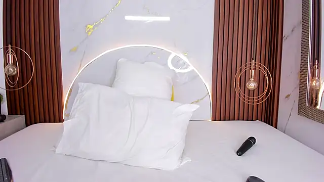 miamiller69 online show from 09/21/25, 04:14