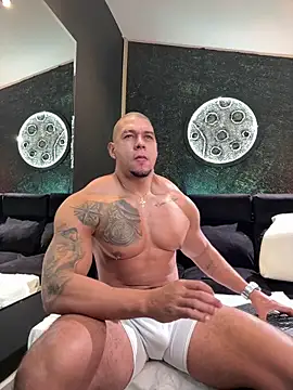 MassimoWalton2 online show from 09/28/25, 03:39