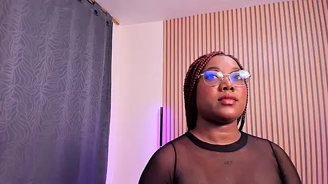 Snapshot of Sali_g chatting on 02/21/25, 11:10 Sali g online show from 02/21/25, 11:10