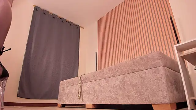 Snapshot of Sali_g chatting on 02/25/25, 01:30 Sali g online show from 02/25/25, 01:30