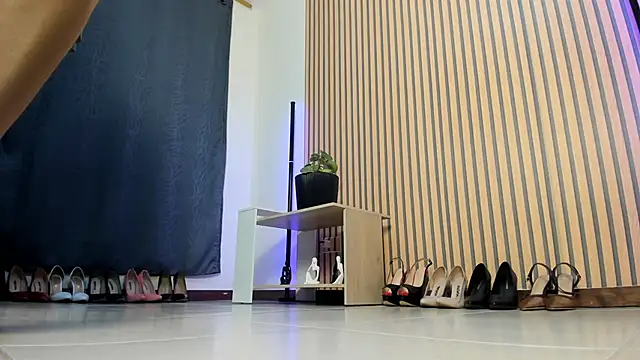 Snapshot of Sali_g chatting on 03/15/25, 11:28 Sali g online show from 03/15/25, 11:28