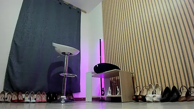 Snapshot of Sali_g chatting on 03/22/25, 10:39 Sali g online show from 03/22/25, 10:39