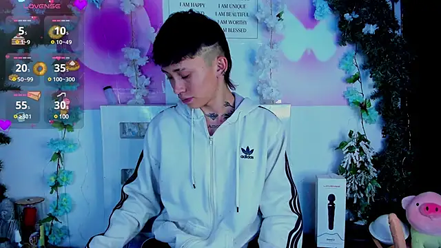 Snapshot of juniior_2311_ chatting on 01/28/25, 10:23 juniior 2311 online show from 01/28/25, 10:23