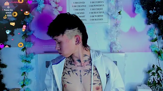 Snapshot of juniior_2311_ chatting on 01/29/25, 01:27 juniior 2311 online show from 01/29/25, 01:27