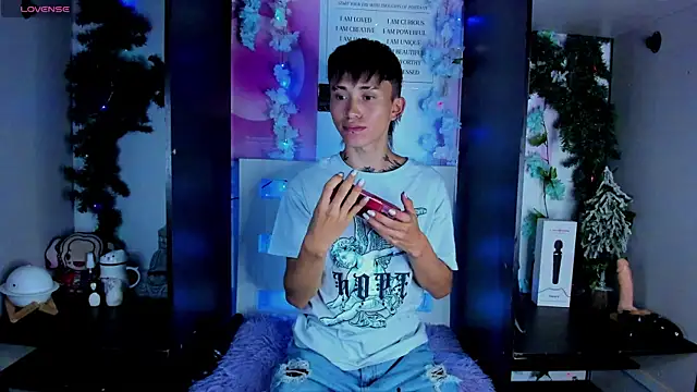 Snapshot of juniior_2311_ chatting on 02/06/25, 12:22 juniior 2311 online show from 02/06/25, 12:22