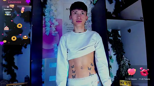 Snapshot of juniior_2311_ chatting on 02/18/25, 01:10 juniior 2311 online show from 02/18/25, 01:10