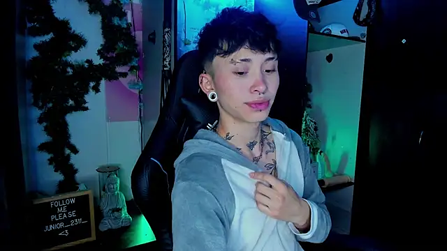 Snapshot of juniior_2311_ chatting on 03/14/25, 11:23 juniior 2311 online show from 03/14/25, 11:23