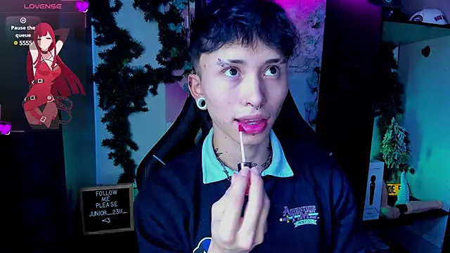 Snapshot of juniior_2311_ chatting on 03/14/25, 06:39 juniior 2311 online show from 03/14/25, 06:39