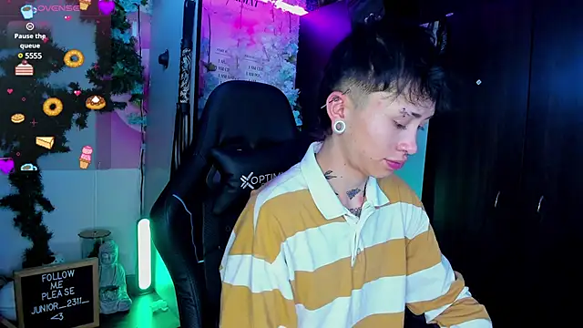 Snapshot of juniior_2311_ chatting on 03/15/25, 11:19 juniior 2311 online show from 03/15/25, 11:19