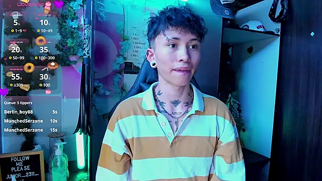 Snapshot of juniior_2311_ chatting on 03/15/25, 02:23 juniior 2311 online show from 03/15/25, 02:23