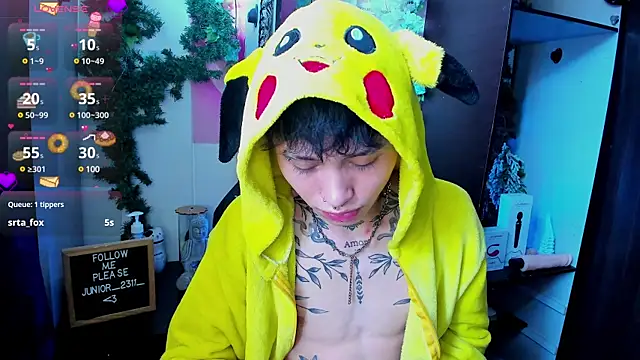 Snapshot of juniior_2311_ chatting on 03/20/25, 12:00 juniior 2311 online show from 03/20/25, 12:00