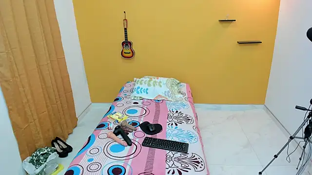 evaleribigtits18 online show from 01/12/25, 01:53