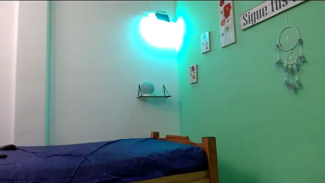 evaleribigtits18 online show from 03/19/26, 01:42