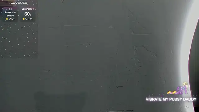 Snapshot of melaniecooperr chatting on 02/08/26, 03:32 melaniecooperr online show from 02/08/26, 03:32