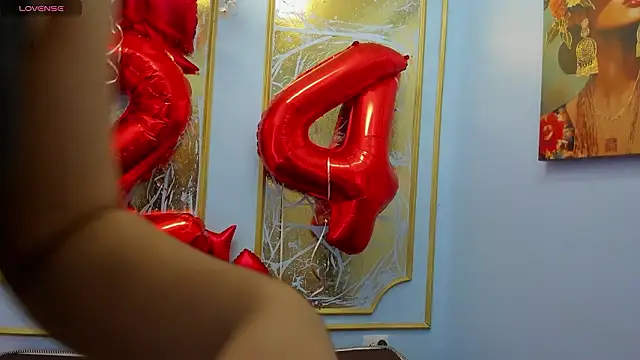 Snapshot of melaniecooperr chatting on 02/11/26, 03:22 melaniecooperr online show from 02/11/26, 03:22