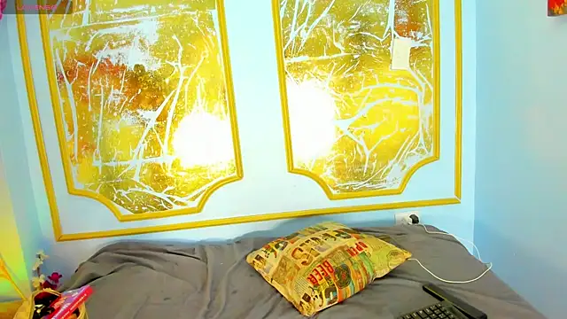 Snapshot of melaniecooperr chatting on 03/03/26, 03:23 melaniecooperr online show from 03/03/26, 03:23