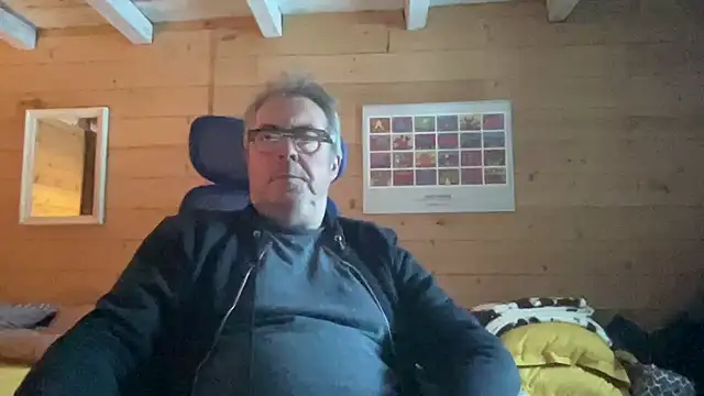 Snapshot of lelohop chatting on 12/27/24, 08:35 lelohop online show from 12/27/24, 08:35