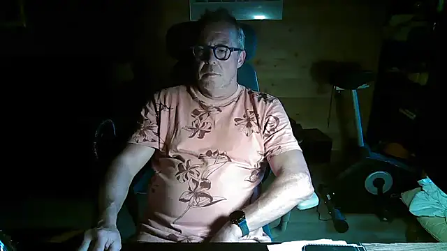 Snapshot of lelohop chatting on 09/22/25, 12:51 lelohop online show from 09/22/25, 12:51