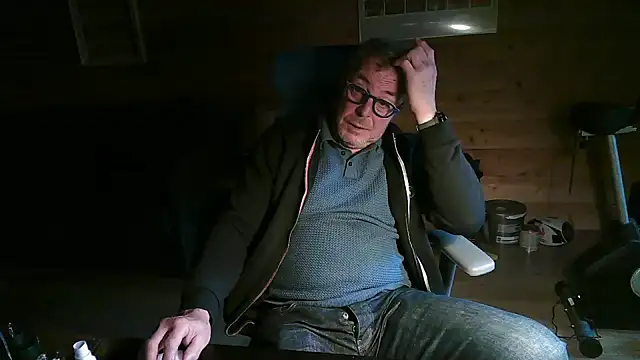 Snapshot of lelohop chatting on 11/17/25, 11:38 lelohop online show from 11/17/25, 11:38