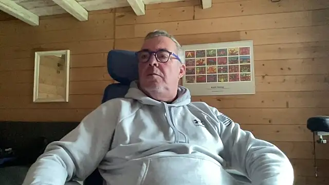 Snapshot of lelohop chatting on 11/23/25, 10:48 lelohop online show from 11/23/25, 10:48