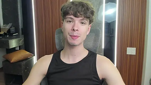 Snapshot of calvin_love_you chatting on 04/12/26, 05:07 calvin love you online show from 04/12/26, 05:07