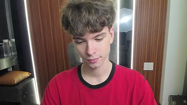 Snapshot of calvin_love_you chatting on 04/14/26, 05:19 calvin love you online show from 04/14/26, 05:19
