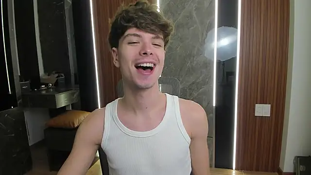 Snapshot of calvin_love_you chatting on 04/20/26, 12:52 calvin love you online show from 04/20/26, 12:52