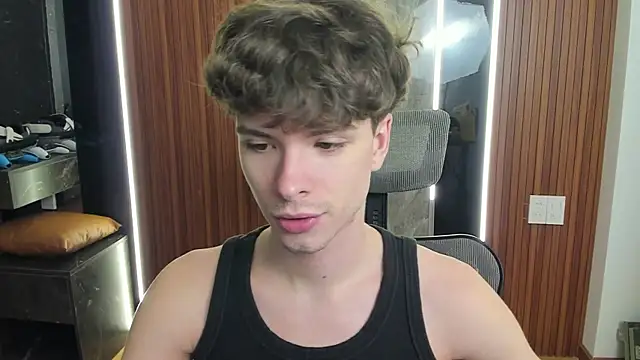 Snapshot of calvin_love_you chatting on 07/15/26, 03:17 calvin love you online show from 07/15/26, 03:17