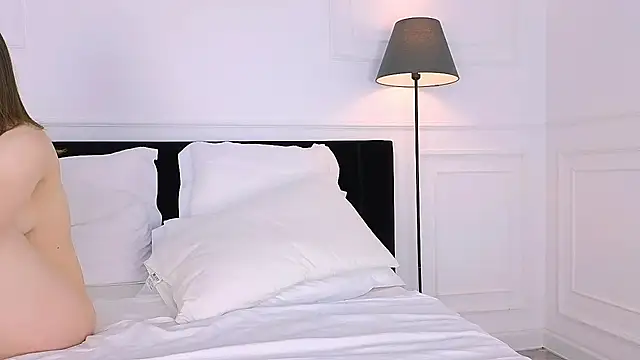 MoonAngelic online show from 02/17/25, 06:53