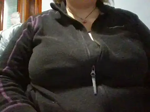 Snapshot of maria38xxx chatting on 12/03/25, 02:59 maria38xxx online show from 12/03/25, 02:59