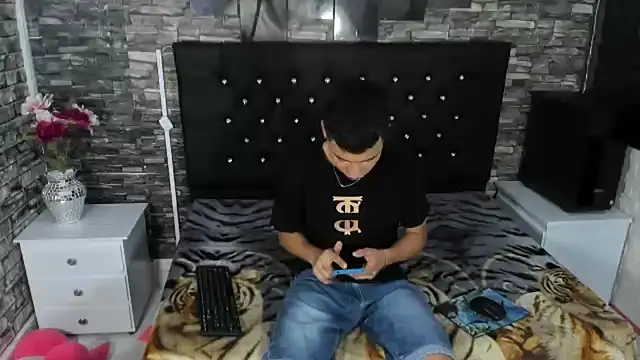 salvadorgomezx online show from 12/15/24, 07:31