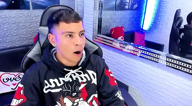 salvadorgomezx online show from 12/19/24, 10:53