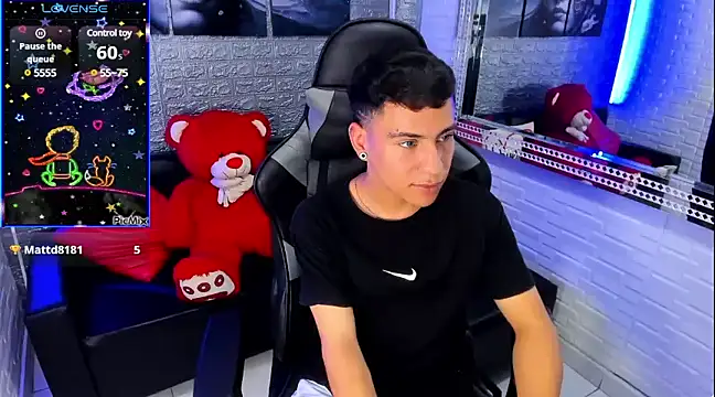 salvadorgomezx online show from 01/05/25, 05:51