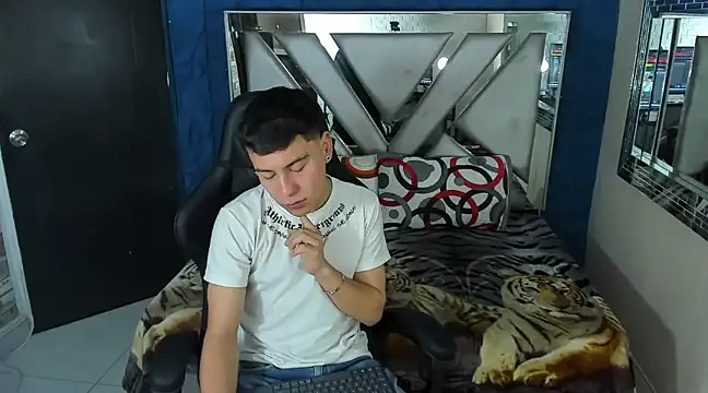 salvadorgomezx online show from 01/23/25, 12:52