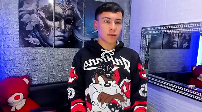 salvadorgomezx online show from 02/07/25, 09:37