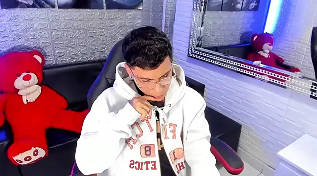 salvadorgomezx online show from 02/14/25, 09:34