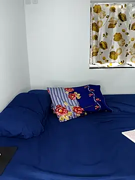 VitoriaFernandes online show from 02/05/25, 02:16