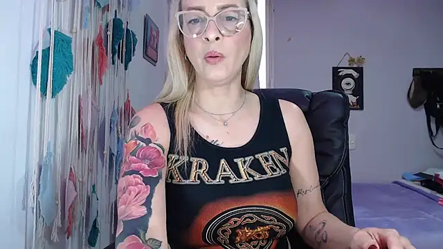 Snapshot of yulieth_anamar chatting on 12/21/24, 10:08 yulieth anamar online show from 12/21/24, 10:08