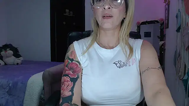 Snapshot of yulieth_anamar chatting on 03/16/25, 01:38 yulieth anamar online show from 03/16/25, 01:38