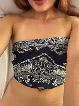 Snapshot of Victoria-77 chatting on 02/18/25, 04:26 Victoria-77 online show from 02/18/25, 04:26