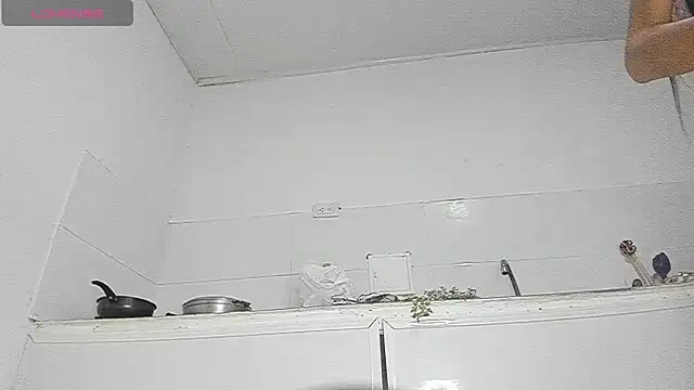 Snapshot of Sophie_sweett19 chatting on 12/27/24, 02:58 Sophie sweett19 online show from 12/27/24, 02:58