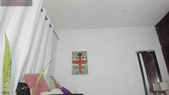 Snapshot of Sophie_sweett19 chatting on 10/16/25, 02:01 Sophie sweett19 online show from 10/16/25, 02:01