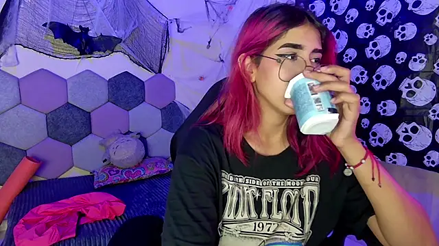 Horny tgn online show from 10/22/25, 07:46